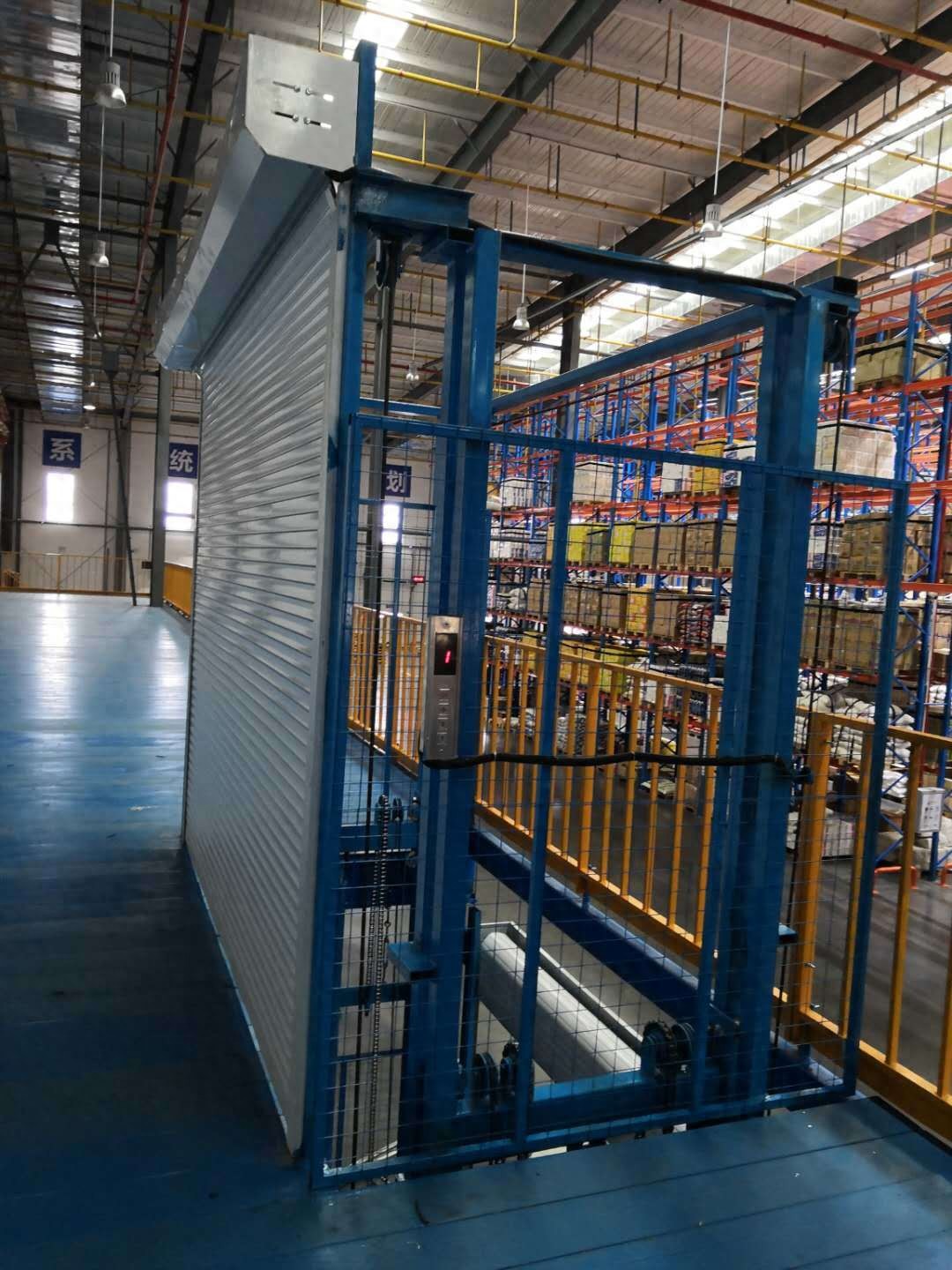 固定电动液压升降平台特点_固定电动液压升降平台优劣势_钢平台如何搭配升降货梯