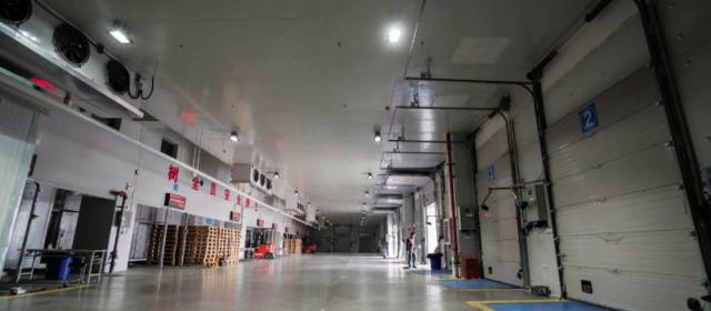 如何保证升降货梯的链条正常工作状态_链条式升降机构_链条货梯怎样安装